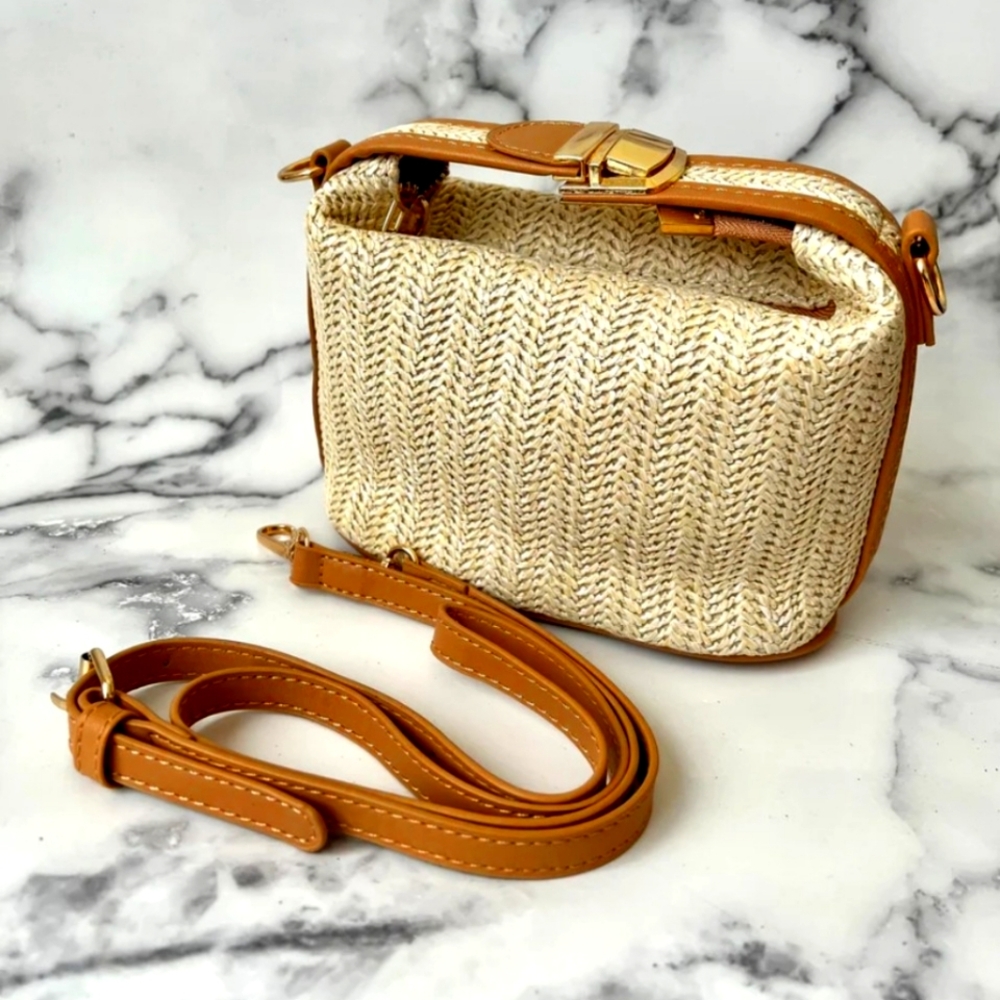Oatmeal straw crossbody bag